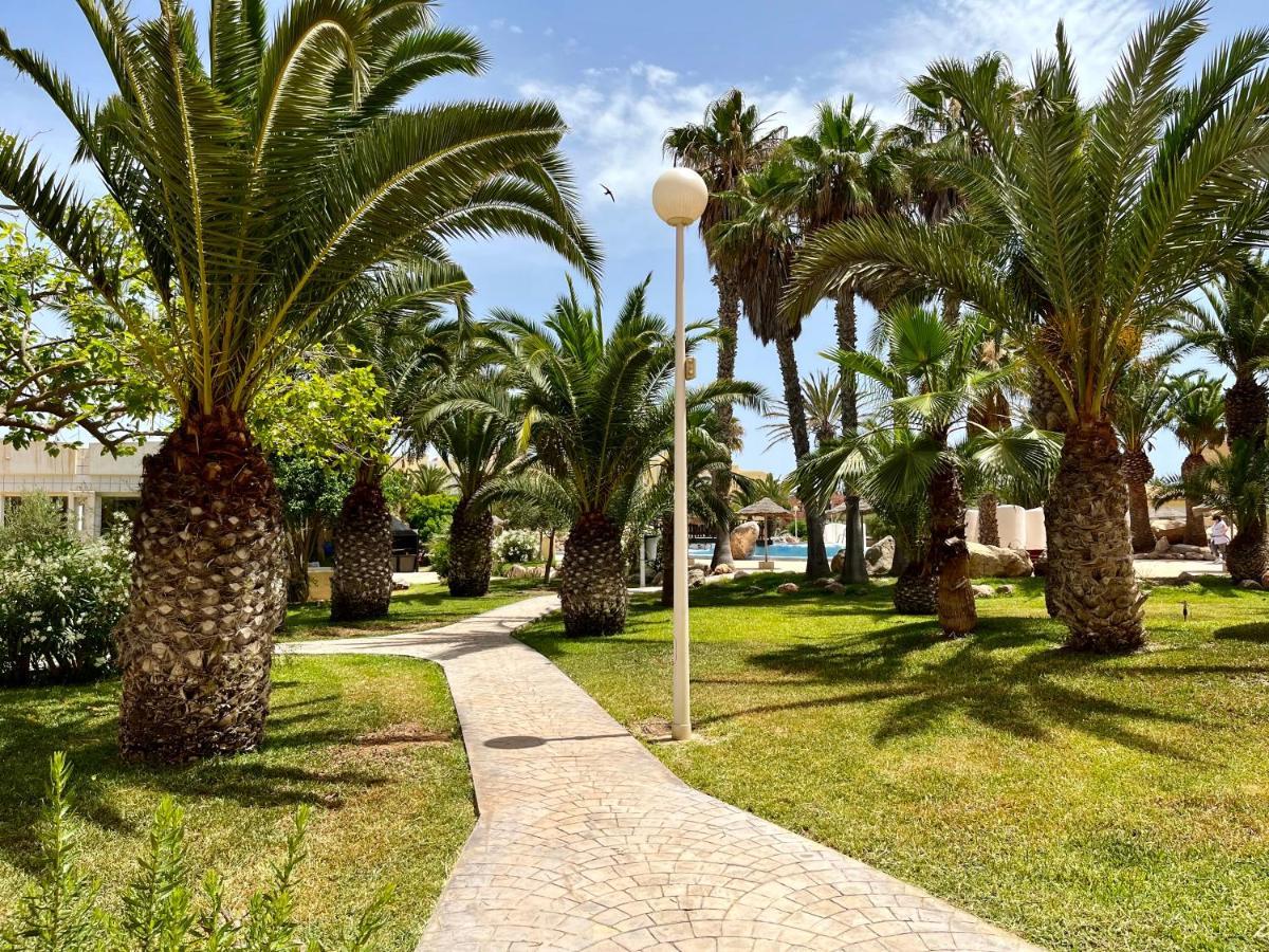 Apartamentos Moguima Roquetas de Mar Exterior photo
