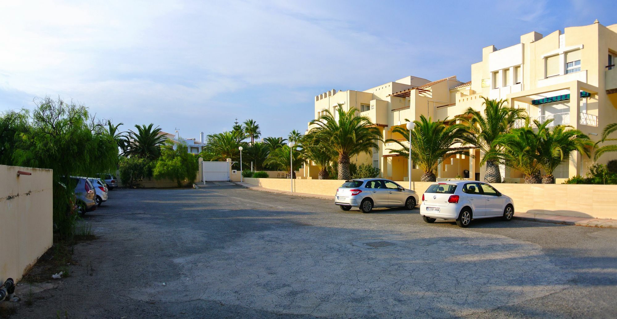 Apartamentos Moguima Roquetas de Mar Exterior photo
