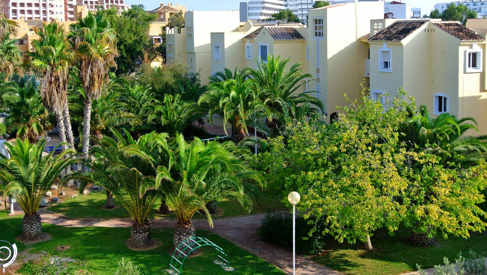 Apartamentos Moguima Roquetas de Mar Exterior photo